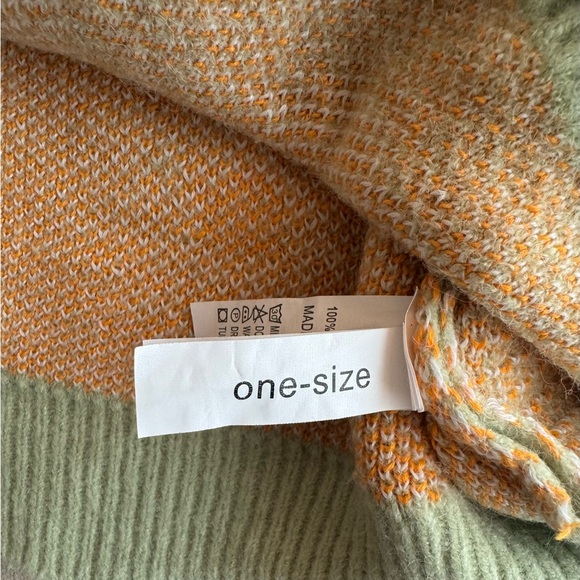 Everything is Coming Up Daisies Y2K Cardigan in Light Green - Picture 6 of 7